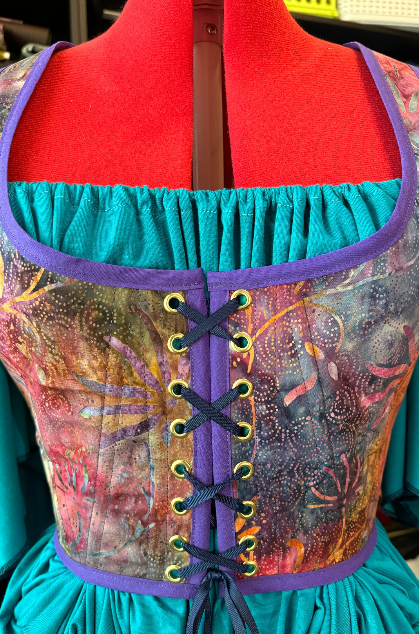 Bodice, Batik Athletic Build