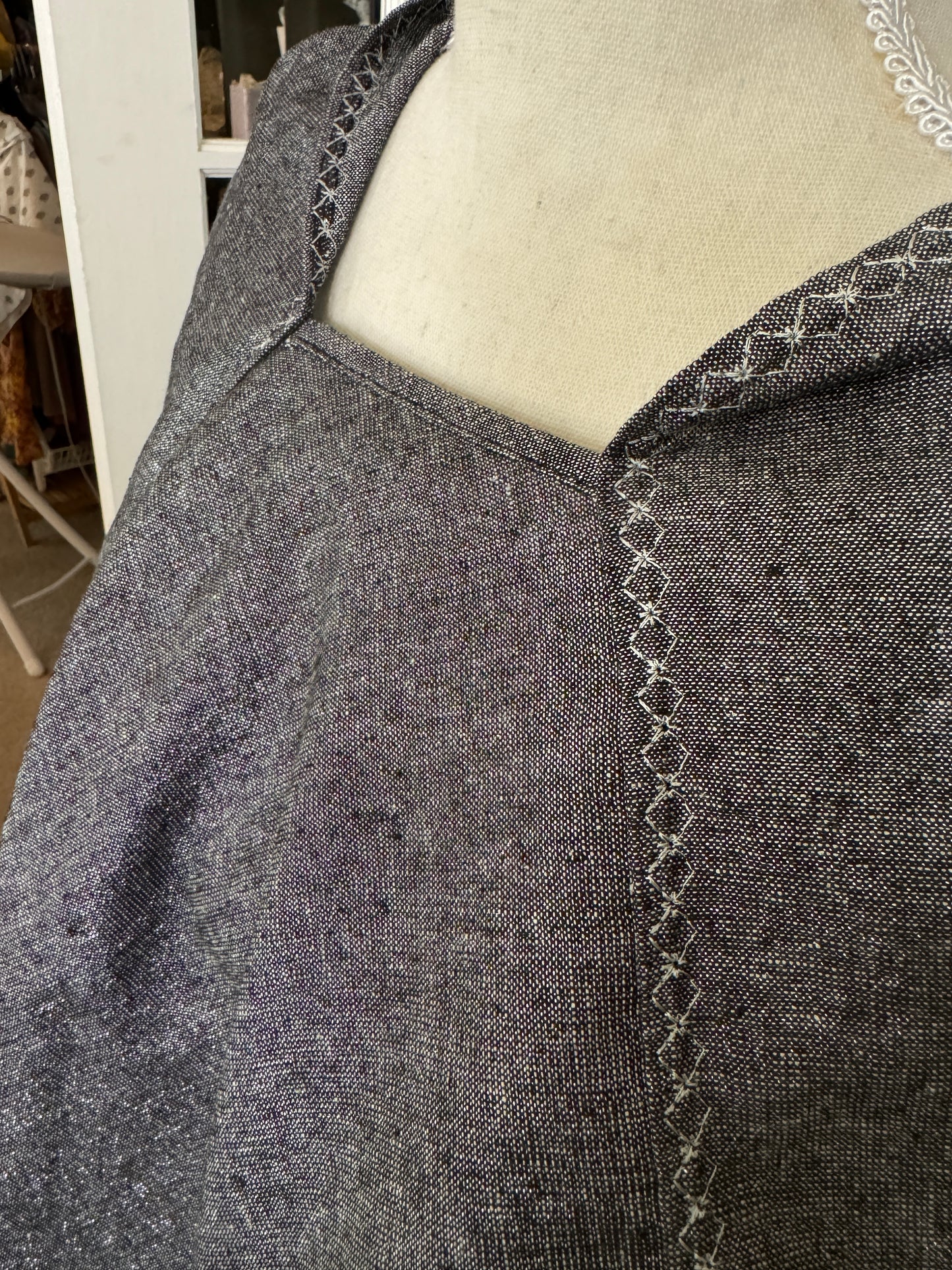 Skjoldehamn in Metallic Grey Linen